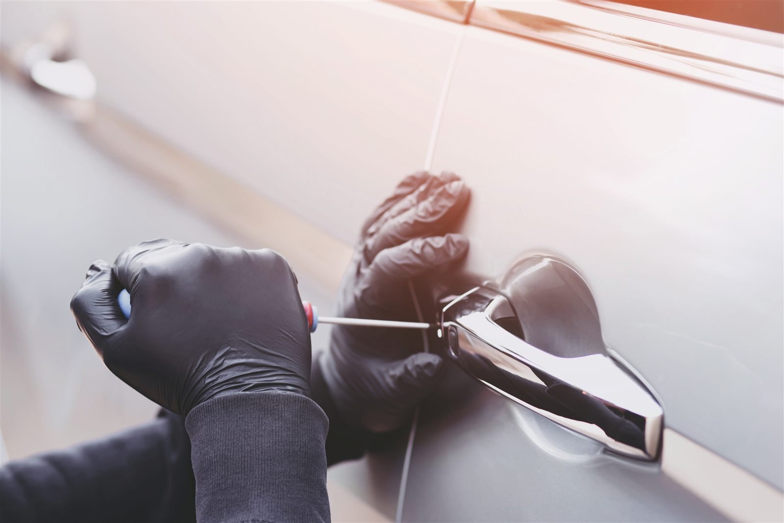 Clé de voiture volée : démarches et que faire
