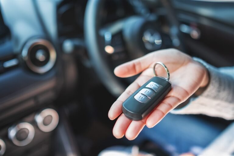 Perte de clé de voiture en vacances, loin de chez soi : comment s’en sortir