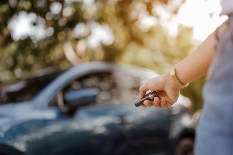 Télécommande de voiture qui ne fonctionne plus : causes et solutions